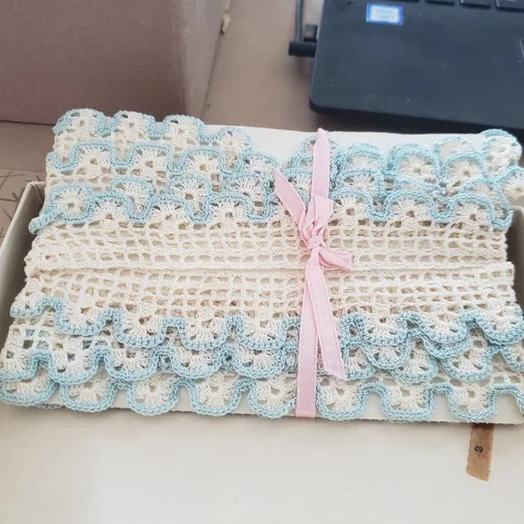 Diana Stockings - Picture 12 of 15